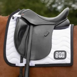 QHP Tapis de selle Numéro><noscript><img data-lazyloaded=